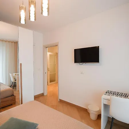 Karol Airport 4*