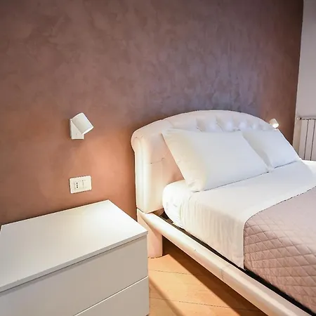 Pensionat Karol Airport 4*