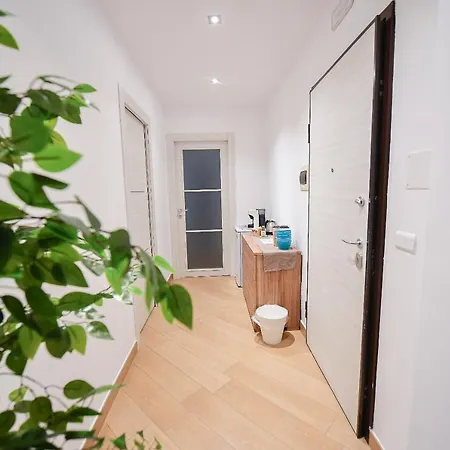 Pensionat Karol Airport 4*