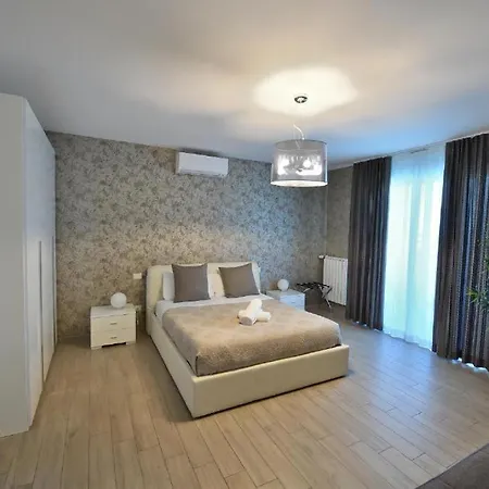 Karol Airport Pensionat 4*