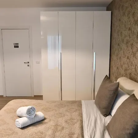 Karol Airport Pensionat 4*