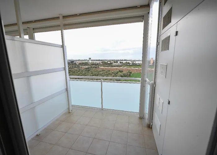 Karol Airport Konukevi 4*