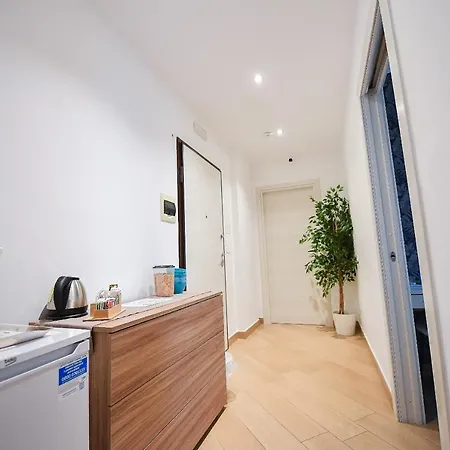 Karol Airport Πανσιόν 4*