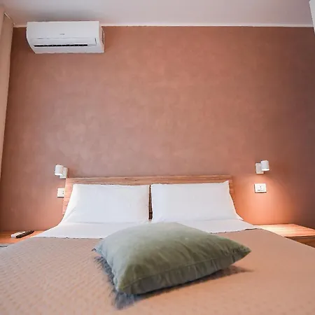 Karol Airport Πανσιόν