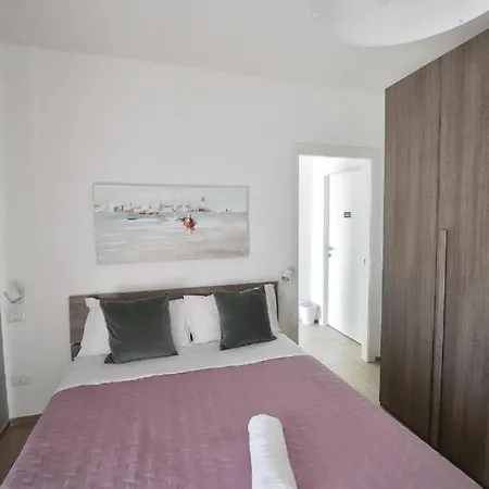 Karol Airport Μπάρι