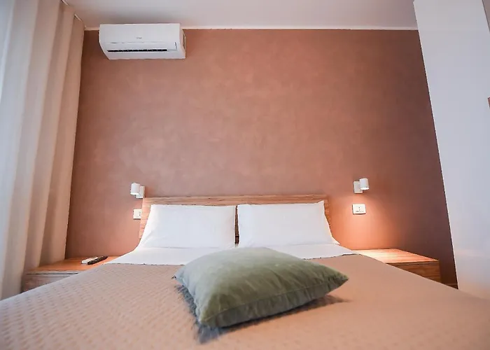 Karol Airport ゲストハウス