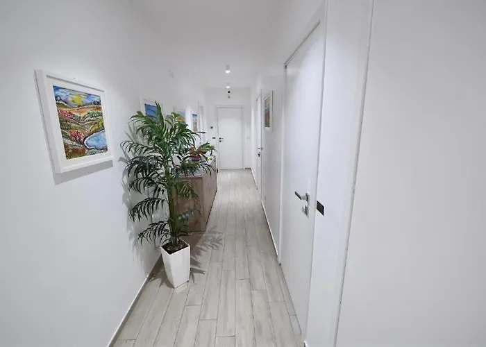 Karol Airport Pensjonat 4*